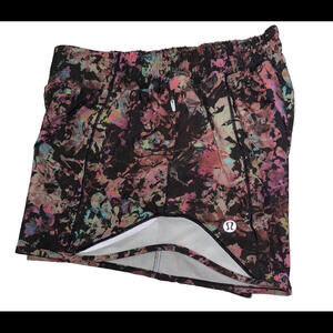 Lululemon Hotty Hot Low-Rise Lined Preppy Gym Athletic Short Stencil Blossom‎ 4